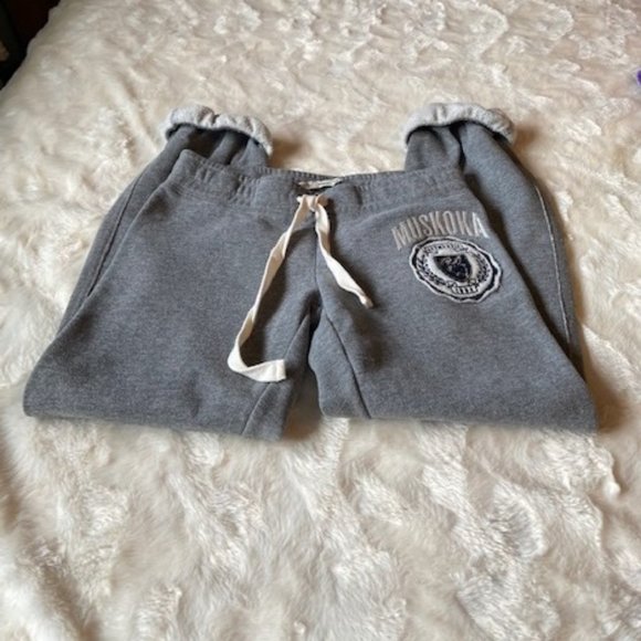 2/$40 Campus Crew Muskoka Grey Capri Joggers Girls Size L - Picture 6 of 12